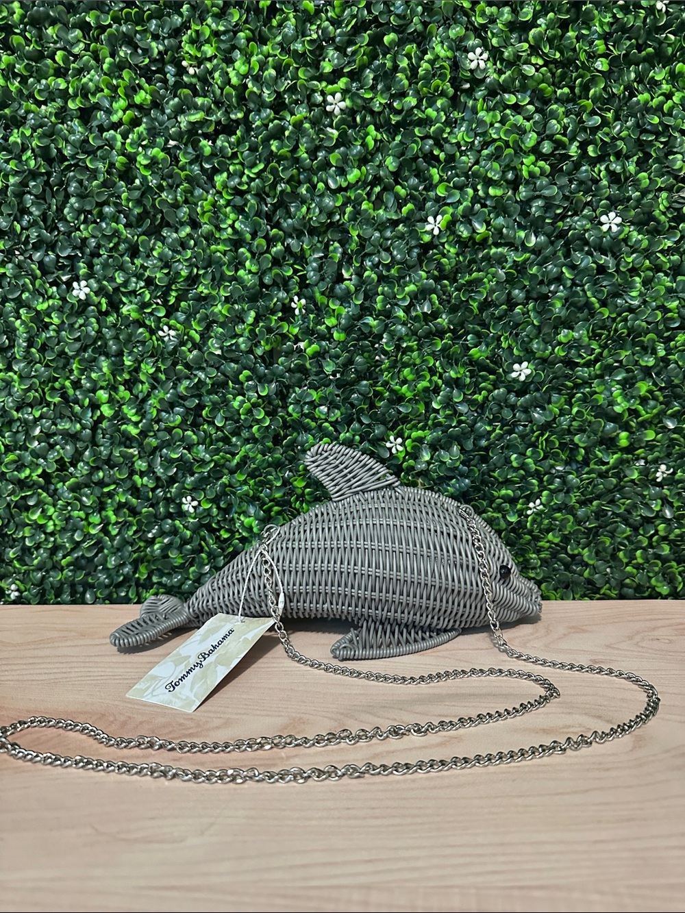 Tommy Bahama Dolphin Woven Crossbody
Bag #12 - Picture 4 of 9